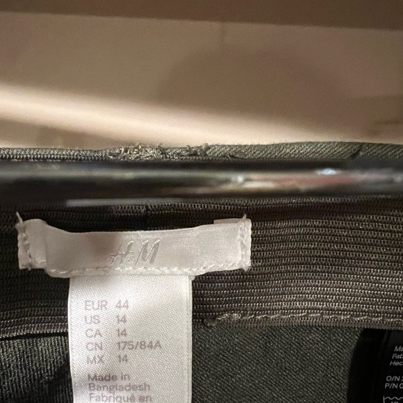 H&M Women's Olive Green Chinos - Picture 6 of 8